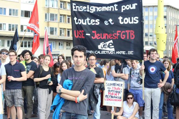 Manif pour le refinancement de l'enseignement : Interview d'une militante