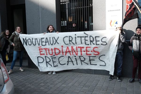 Action de l’Union syndicale étudiante concernant les nouvelles conditions d’accès aux allocations d’études –​ 23 mars 2017